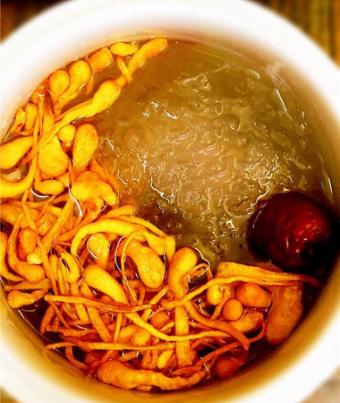 8 tác dụng bất ngờ của yến sào đông trùng hạ thảo với sức khỏe