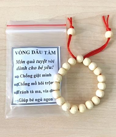 Đeo vòng dâu tằm cho trẻ sơ sinh có thực sự tốt không?